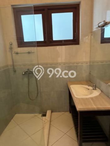 Rumah 10 Kamar Lengkap Disewakan di Menteng Harga Kompetitif Rumah 10 Kamar Lengkap Disewakan di Menteng Harga Kompetitif