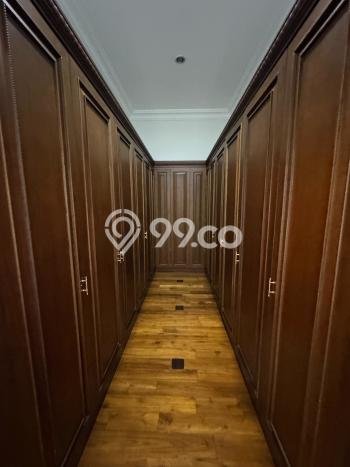 Disewakan Rumah Strategis LT 900m2 / LB 700m2 di Pondok Indah, Jakarta Selatan Disewakan Rumah Strategis LT 900m2 / LB 700m2 di Pondok Indah, Jakarta Selatan