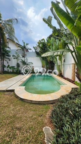 Jual Rumah Luas Megah Dengan View Cantik di Kemang, Jakarta Selatan Jual Rumah Luas Megah Dengan View Cantik di Kemang, Jakarta Selatan