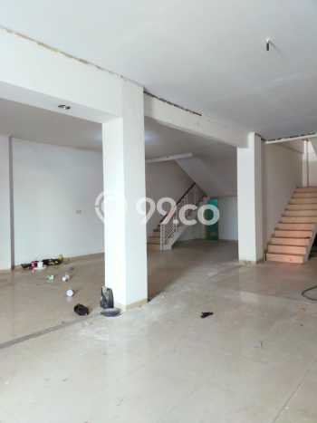 LOKASI STRATEGIS! Ruko Disewakan di , Luas 540m2m², Lokasi Niaga LOKASI STRATEGIS! Ruko Disewakan di , Luas 540m2m², Lokasi Niaga
