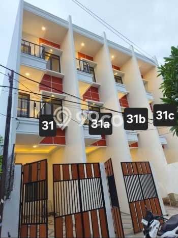 Rumah Disewakan Jakarta Barat LT 48m2 LB 130m2 Area Taman Ratu Rumah Disewakan Jakarta Barat LT 48m2 LB 130m2 Area Taman Ratu