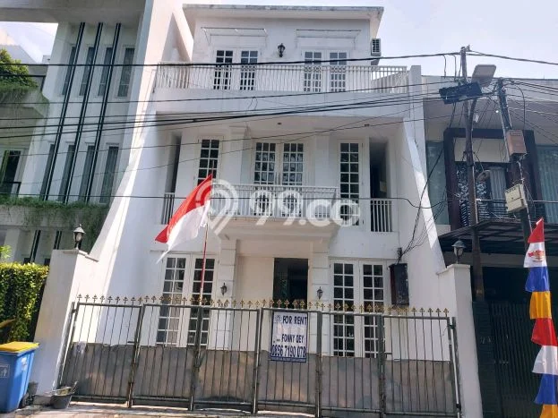 RARE UNIT! Rumah kawasan Bendungan Hilir, 4 KT, Pemandangan Kota, LT 126m² LB 360m² RARE UNIT! Rumah kawasan Bendungan Hilir, 4 KT, Pemandangan Kota, LT 126m² LB 360m²