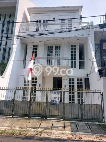 RARE UNIT! Rumah kawasan Bendungan Hilir, 4 KT, Pemandangan Kota, LT 126m² LB 360m² RARE UNIT! Rumah kawasan Bendungan Hilir, 4 KT, Pemandangan Kota, LT 126m² LB 360m²