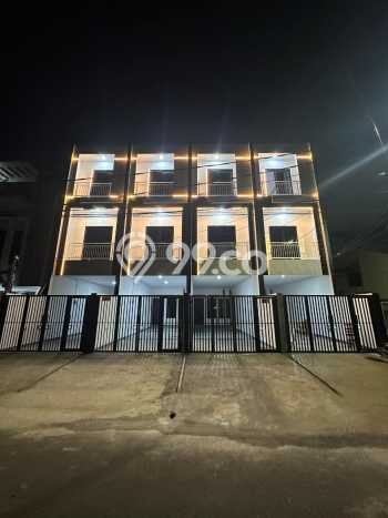 Rumah Elit LB 185m2 Siap Pakai Desain Elegan di Tanjung Duren, Jakarta Barat Rumah Elit LB 185m2 Siap Pakai Desain Elegan di Tanjung Duren, Jakarta Barat