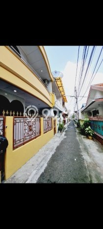 Disewakan! Rumah 5 Kamar Tidur &
2 Kamar Mandi di Tanjung Duren Selatan, Jakarta Barat Disewakan! Rumah 5 Kamar Tidur &
2 Kamar Mandi di Tanjung Duren Selatan, Jakarta Barat