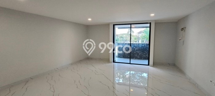 Jual Rumah Mewah Elegan Dengan View Cantik di Citraland, Surabaya Jual Rumah Mewah Elegan Dengan View Cantik di Citraland, Surabaya