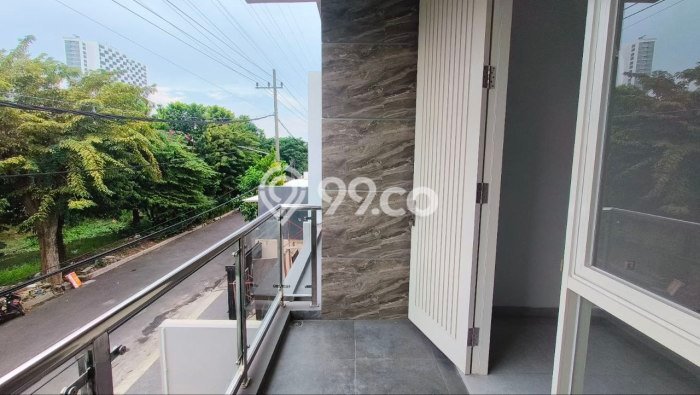 For Sale! Premium House LT 140m2 Desain Elegan di Manyar For Sale! Premium House LT 140m2 Desain Elegan di Manyar