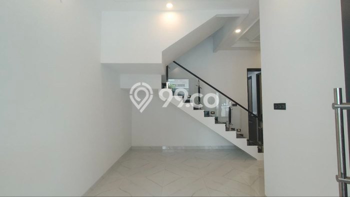 Jual Rumah Luas Megah Dengan View Cantik di Galaxy, Surabaya Jual Rumah Luas Megah Dengan View Cantik di Galaxy, Surabaya