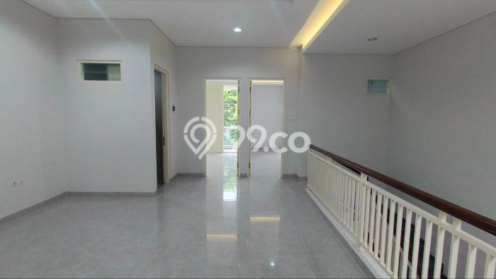 For Sale! Premium House LT 140m2 Desain Elegan di Manyar For Sale! Premium House LT 140m2 Desain Elegan di Manyar