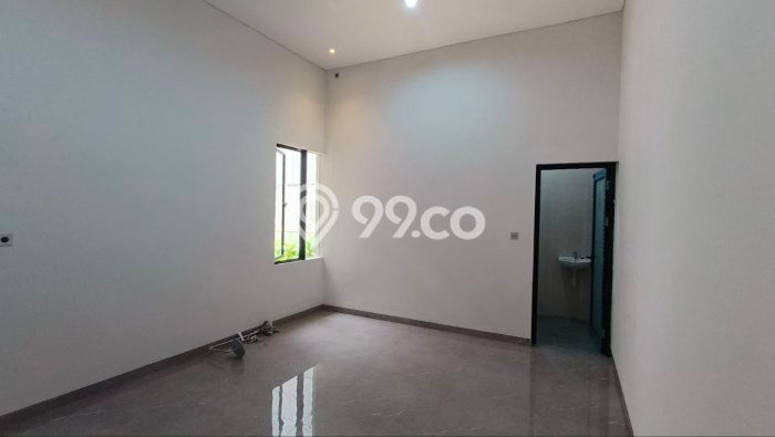 Rumah Elit Modern Tanpa Renovasi di Manyar Surabaya Rumah Elit Modern Tanpa Renovasi di Manyar Surabaya