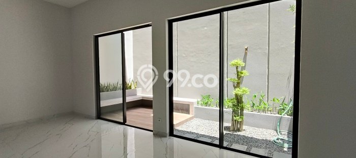 Jual Rumah Mewah Elegan Dengan View Cantik di Citraland, Surabaya Jual Rumah Mewah Elegan Dengan View Cantik di Citraland, Surabaya