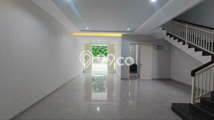 For Sale! Premium House LT 140m2 Desain Elegan di Manyar For Sale! Premium House LT 140m2 Desain Elegan di Manyar