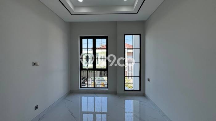 Ready to Use! Premium House LT 140m2 Desain Elegan di Dharma Husada Ready to Use! Premium House LT 140m2 Desain Elegan di Dharma Husada