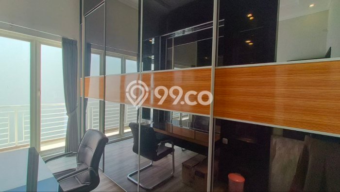 Hunian Mewah LB 300m2 Siap Huni Desain Elegan di Galaxy, Surabaya Hunian Mewah LB 300m2 Siap Huni Desain Elegan di Galaxy, Surabaya