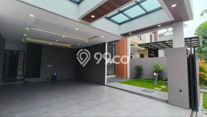 Dijual Rumah Luas Megah Dengan View Cantik di Citraland, Surabaya Dijual Rumah Luas Megah Dengan View Cantik di Citraland, Surabaya