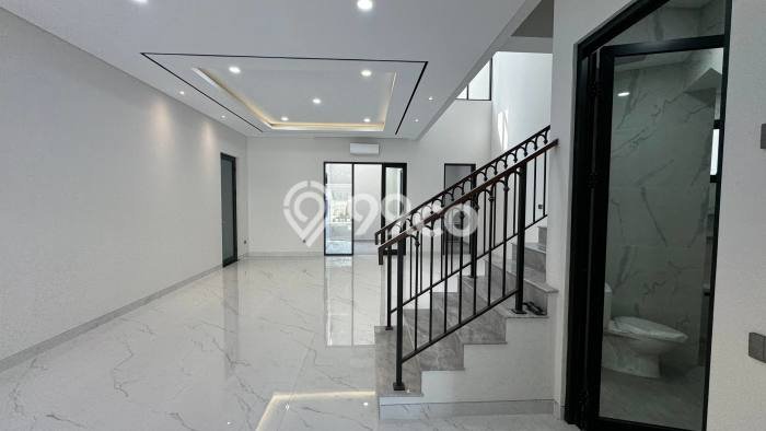 Ready to Use! Premium House LT 140m2 Desain Elegan di Dharma Husada Ready to Use! Premium House LT 140m2 Desain Elegan di Dharma Husada