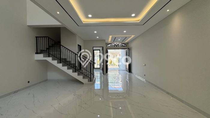 Ready to Use! Premium House LT 140m2 Desain Elegan di Dharma Husada Ready to Use! Premium House LT 140m2 Desain Elegan di Dharma Husada