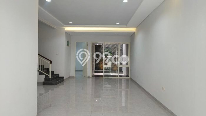 For Sale! Premium House LT 140m2 Desain Elegan di Manyar For Sale! Premium House LT 140m2 Desain Elegan di Manyar