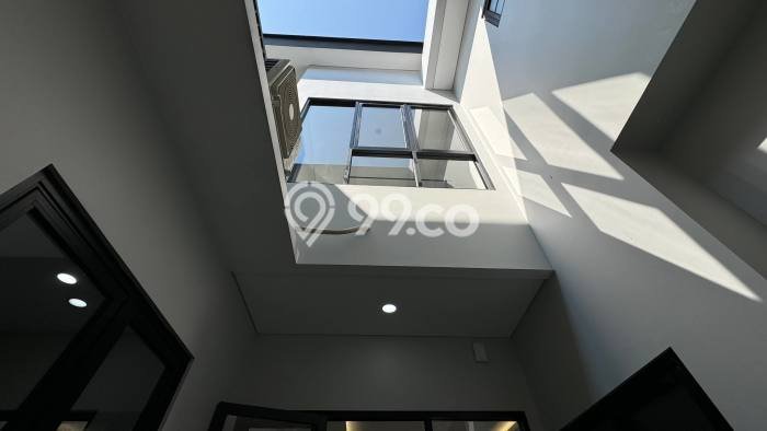 Ready to Use! Premium House LT 140m2 Desain Elegan di Dharma Husada Ready to Use! Premium House LT 140m2 Desain Elegan di Dharma Husada