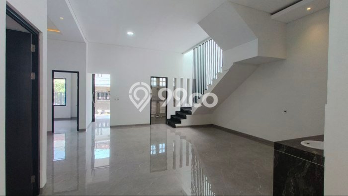 Rumah Elit Modern Tanpa Renovasi di Manyar Surabaya Rumah Elit Modern Tanpa Renovasi di Manyar Surabaya