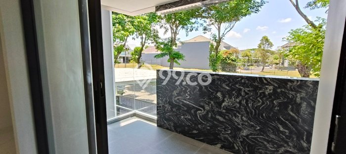 Jual Rumah Mewah Elegan Dengan View Cantik di Citraland, Surabaya Jual Rumah Mewah Elegan Dengan View Cantik di Citraland, Surabaya