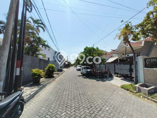Ready to Use! Luxury House LT 262m2 Desain Elegan di Dharma Husada Ready to Use! Luxury House LT 262m2 Desain Elegan di Dharma Husada