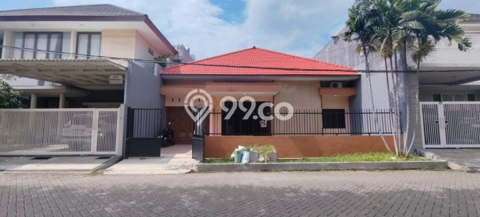 Ready to Use! Premium House LT 240m2 Desain Elegan di Manyar Ready to Use! Premium House LT 240m2 Desain Elegan di Manyar
