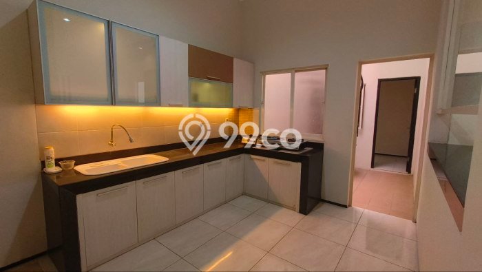 Hunian Mewah LB 300m2 Siap Huni Desain Elegan di Galaxy, Surabaya Hunian Mewah LB 300m2 Siap Huni Desain Elegan di Galaxy, Surabaya