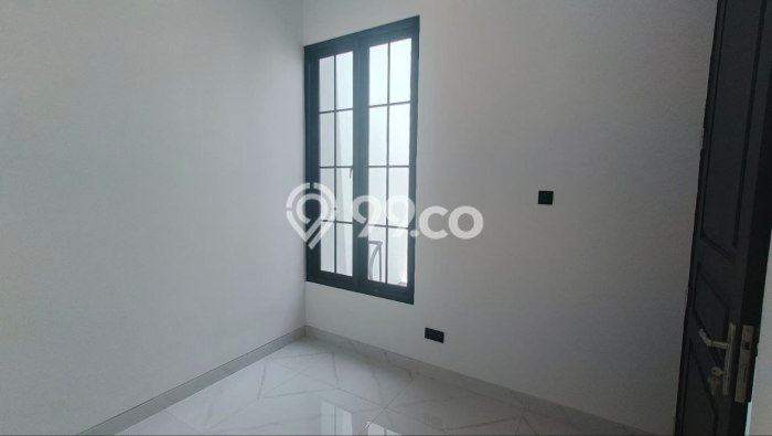 Jual Rumah Luas Megah Dengan View Cantik di Galaxy, Surabaya Jual Rumah Luas Megah Dengan View Cantik di Galaxy, Surabaya