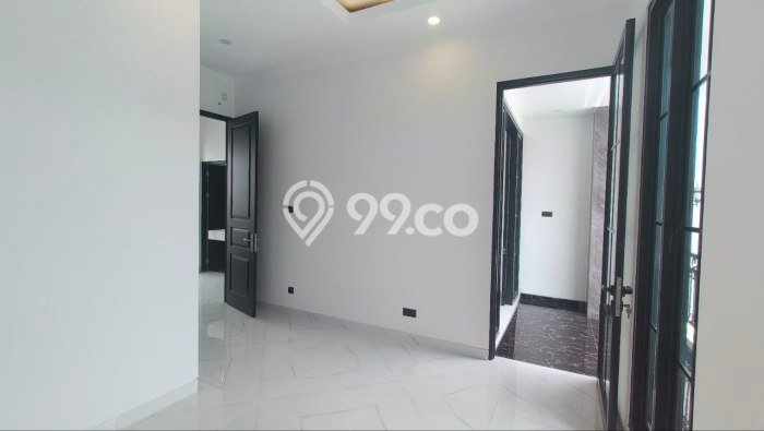 Jual Rumah Luas Megah Dengan View Cantik di Galaxy, Surabaya Jual Rumah Luas Megah Dengan View Cantik di Galaxy, Surabaya