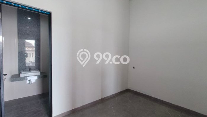 Rumah Elit Modern Tanpa Renovasi di Manyar Surabaya Rumah Elit Modern Tanpa Renovasi di Manyar Surabaya
