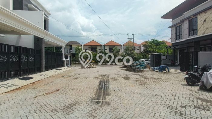 Jual Rumah Luas Megah Dengan View Cantik di Galaxy, Surabaya Jual Rumah Luas Megah Dengan View Cantik di Galaxy, Surabaya