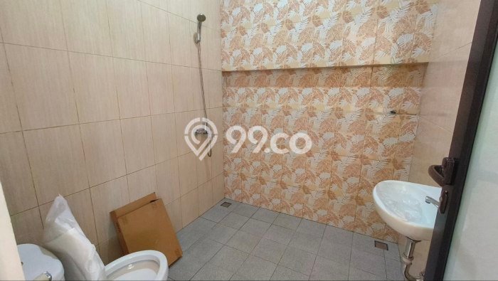 Ready to Use! Premium House LT 240m2 Desain Elegan di Manyar Ready to Use! Premium House LT 240m2 Desain Elegan di Manyar