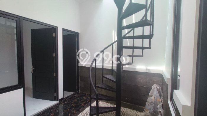 Jual Rumah Luas Megah Dengan View Cantik di Galaxy, Surabaya Jual Rumah Luas Megah Dengan View Cantik di Galaxy, Surabaya