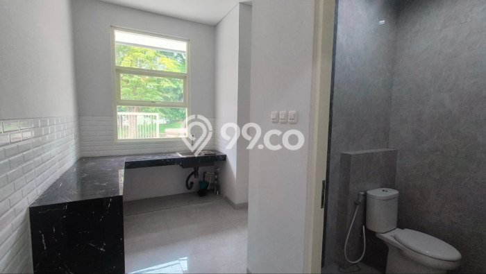 For Sale! Premium House LT 140m2 Desain Elegan di Manyar For Sale! Premium House LT 140m2 Desain Elegan di Manyar