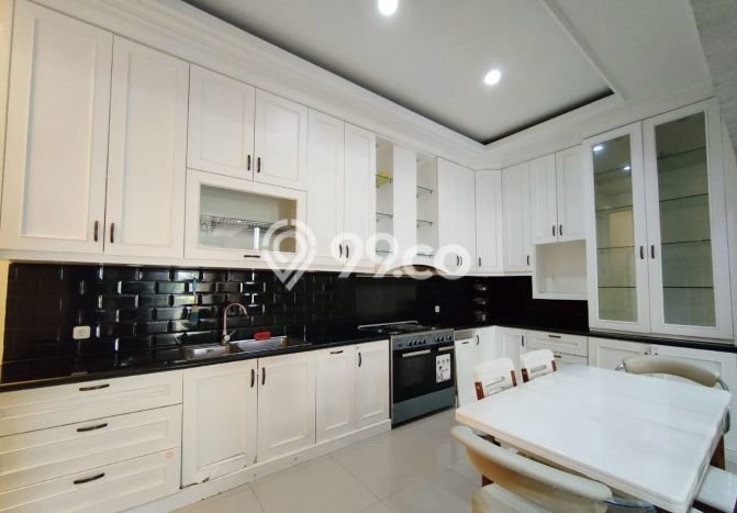 Ready to Use! Premium House LT 120m2 Desain Elegan di Pantai Indah Kapuk Ready to Use! Premium House LT 120m2 Desain Elegan di Pantai Indah Kapuk