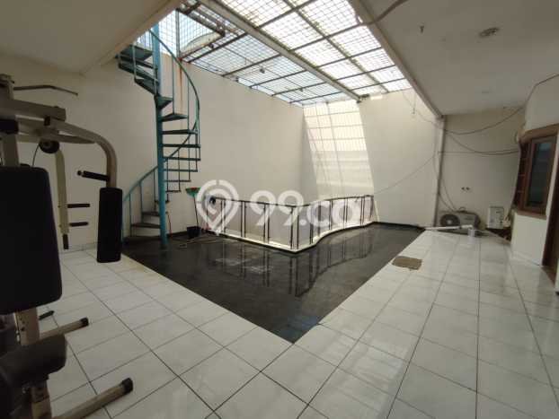 Rumah Elit Modern Tanpa Renovasi di Pantai Indah Kapuk Jakarta Utara Rumah Elit Modern Tanpa Renovasi di Pantai Indah Kapuk Jakarta Utara