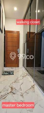 Jual Rumah Luas Elegan Dengan View Eksklusif di Jelambar, Jakarta Barat Jual Rumah Luas Elegan Dengan View Eksklusif di Jelambar, Jakarta Barat