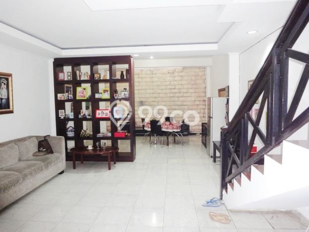 Siap Huni Hunian Elit 5 Kamar di Pesanggrahan Dekat ke Mana Saja Siap Huni Hunian Elit 5 Kamar di Pesanggrahan Dekat ke Mana Saja
