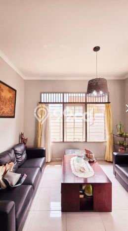 Rumah Luas Asri 3 KT Siap Pakai di Bintaro Tangerang Selatan Rumah Luas Asri 3 KT Siap Pakai di Bintaro Tangerang Selatan