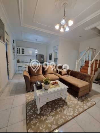 Rumah Luxury Modern Tanpa Renovasi di Joglo Jakarta Barat Rumah Luxury Modern Tanpa Renovasi di Joglo Jakarta Barat