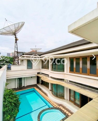 Ready to Use! Premium House LT 938m2 Desain Elegan di Pondok Indah Ready to Use! Premium House LT 938m2 Desain Elegan di Pondok Indah