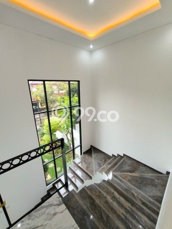 Rumah Elit LB 654m2 Siap Pakai Desain Elegan di Bintaro, Tangerang Selatan Rumah Elit LB 654m2 Siap Pakai Desain Elegan di Bintaro, Tangerang Selatan