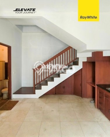 Rumah Elit LB 160m2 Siap Pakai Desain Elegan di Cipete, Jakarta Selatan Rumah Elit LB 160m2 Siap Pakai Desain Elegan di Cipete, Jakarta Selatan
