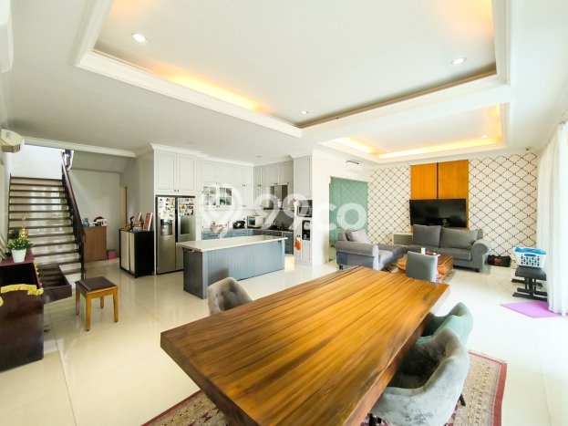 Rumah Elit LB 300m2 Siap Huni Desain Elegan di Bintaro, Tangerang Selatan Rumah Elit LB 300m2 Siap Huni Desain Elegan di Bintaro, Tangerang Selatan