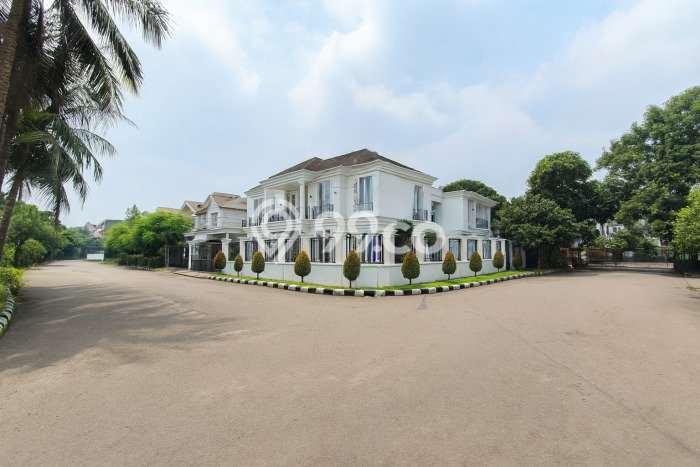 Jual Rumah Mewah Megah Dengan View Eksklusif di Bintaro, Tangerang Selatan Jual Rumah Mewah Megah Dengan View Eksklusif di Bintaro, Tangerang Selatan