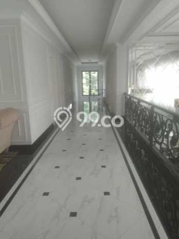 Rumah Elit Modern Tanpa Renovasi di Pondok Indah Jakarta Selatan Rumah Elit Modern Tanpa Renovasi di Pondok Indah Jakarta Selatan