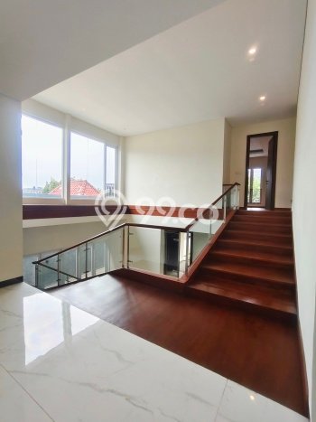 Dijual Rumah Luas Megah Dengan View Eksklusif di Pondok Indah, Jakarta Selatan Dijual Rumah Luas Megah Dengan View Eksklusif di Pondok Indah, Jakarta Selatan