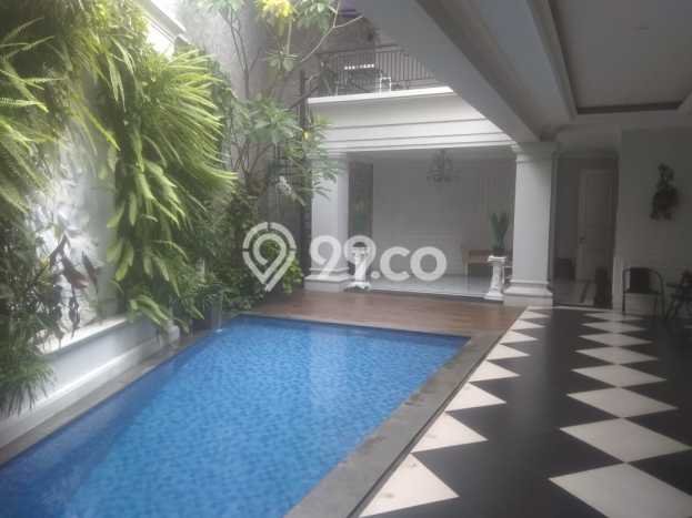 Rumah Elit Modern Tanpa Renovasi di Pondok Indah Jakarta Selatan Rumah Elit Modern Tanpa Renovasi di Pondok Indah Jakarta Selatan
