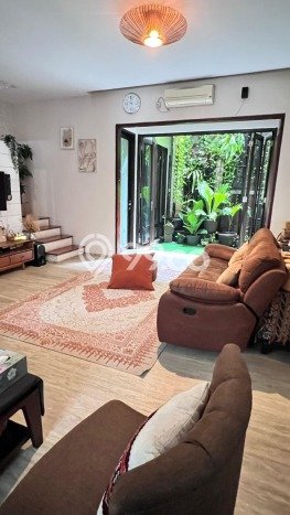 Jual Rumah Luas Elegan Dengan View Cantik di Bintaro, Tangerang Selatan Jual Rumah Luas Elegan Dengan View Cantik di Bintaro, Tangerang Selatan